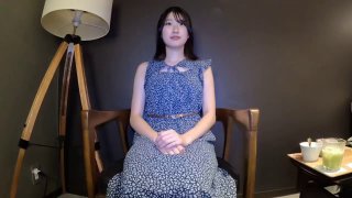 性欲高涨的学生沉迷于女同性恋按摩和舔阴部